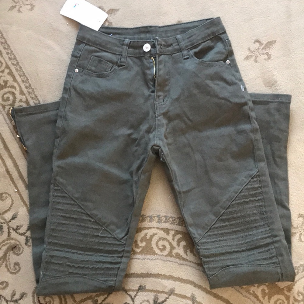 New with tags stretch jean pant